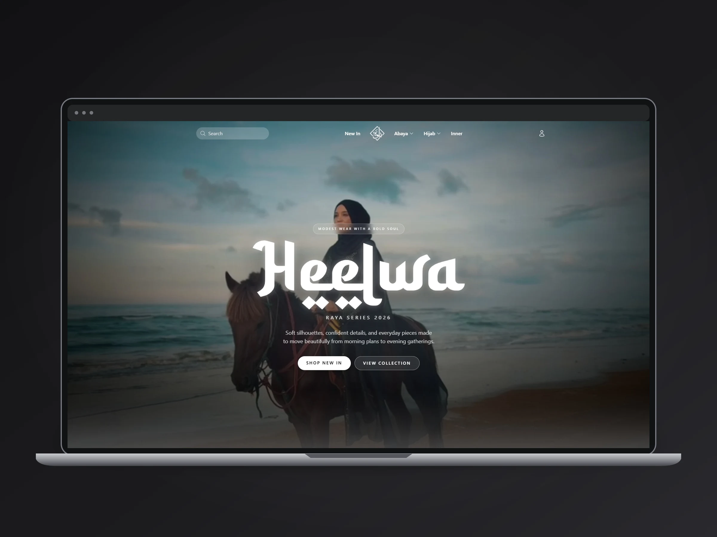 Beranda etalase busana Heelwa dalam mockup desktop
